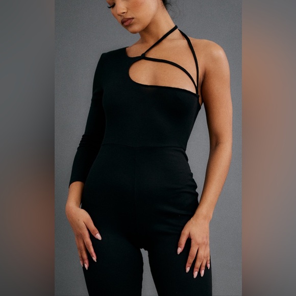 Black strap detail one shoulder ribbed jumpsuit - Picture 3 of 4